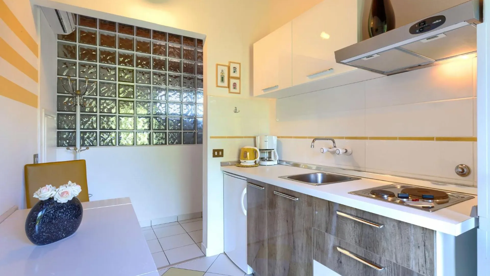 Apartment Mariza-2 By Interhome Vinez
